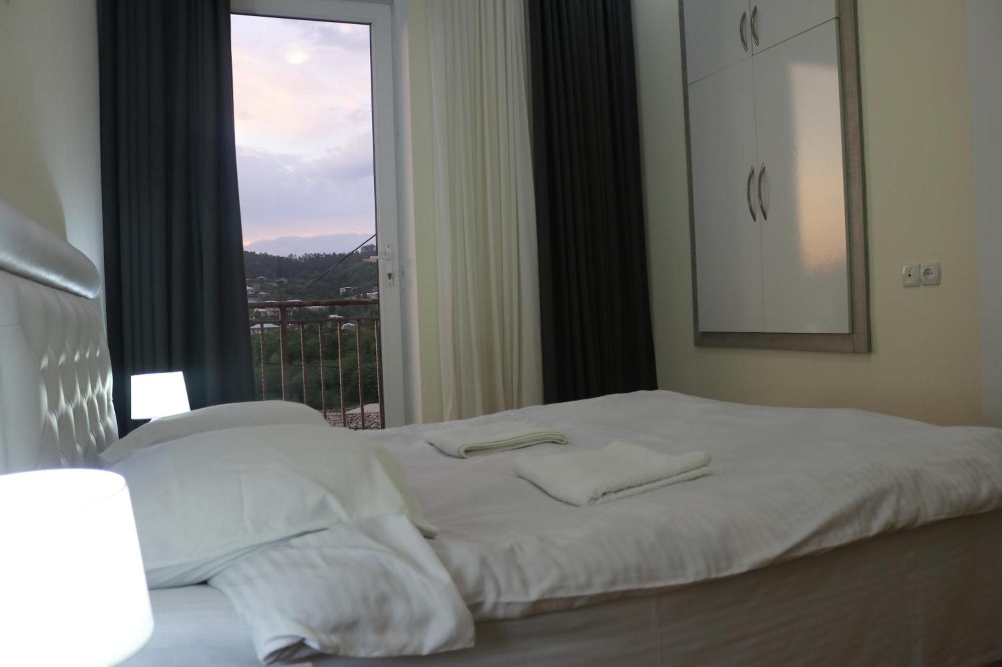 Guesthouse Luka คูทายสิ ภายนอก รูปภาพ