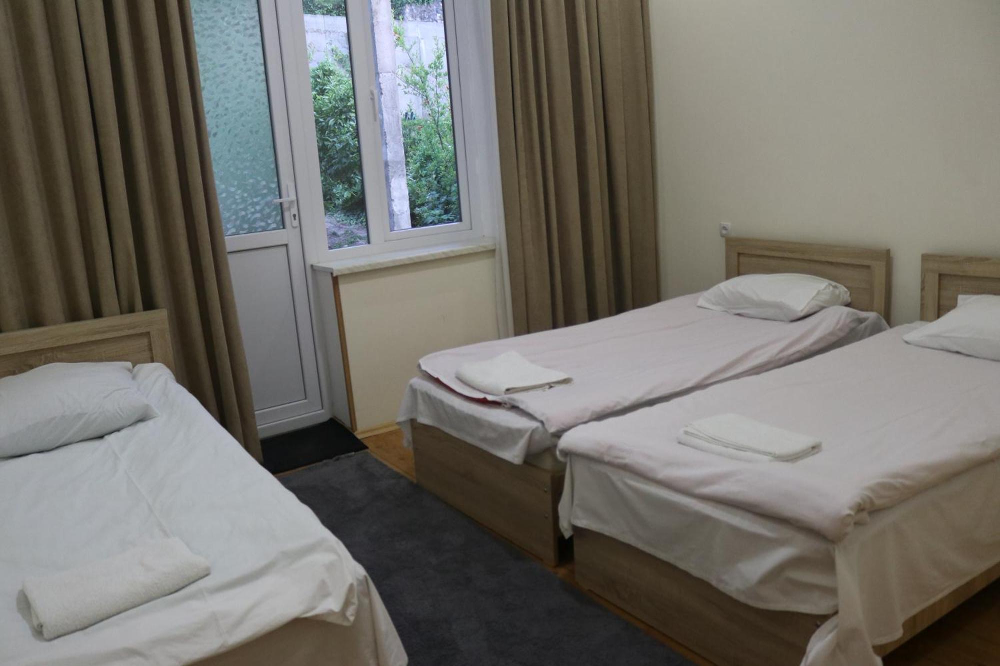 Guesthouse Luka คูทายสิ ภายนอก รูปภาพ